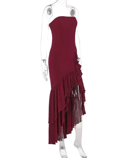 Sexy strapless summer dress in burgundy with an irregular ruffled hem, perfect for stylish spring and summer occasions.
