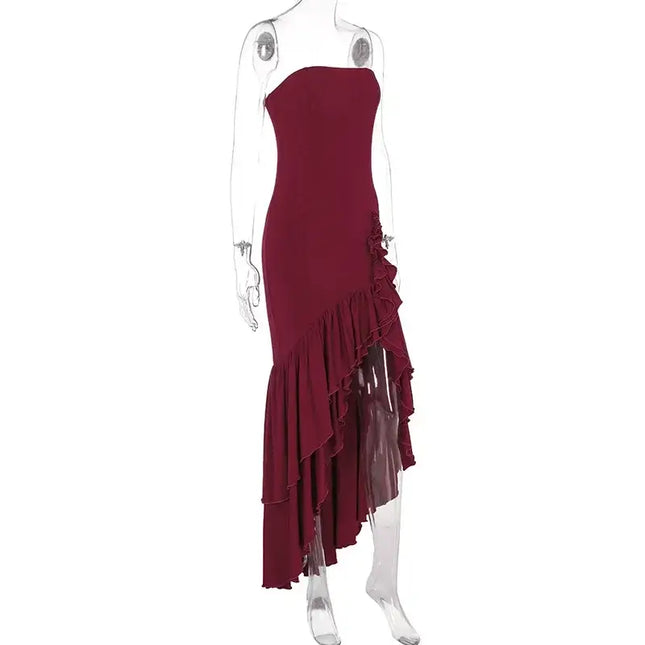 Sexy strapless summer dress in burgundy with an irregular ruffled hem, perfect for stylish spring and summer occasions.