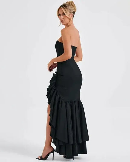 Sexy strapless summer dress with irregular ruffles and a fitted silhouette, perfect for spring and summer occasions.
