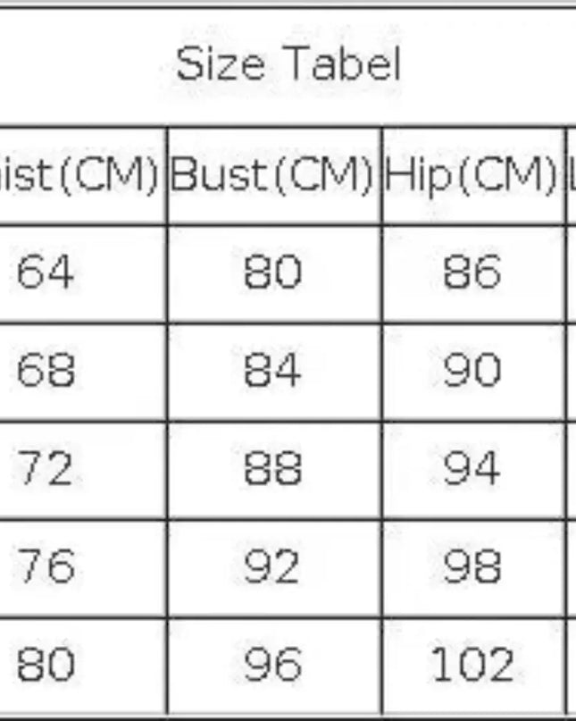 Size chart for clothing with measurements in centimeters
